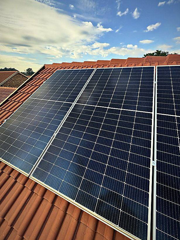 Roof mounted solar installation after a Horn and Horn Projects clean